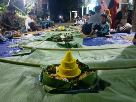 TRADISI 'NYURAN' WUJUD PELESTARIAN WARISAN LELUHUR